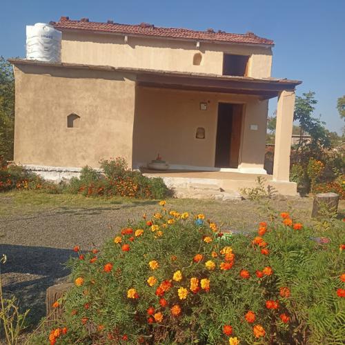 Mahakal Homestay, Khari